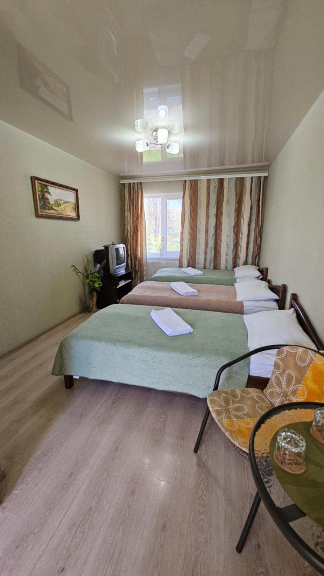 Domashniy Hotel Kamianets-Podilskyi Exterior photo