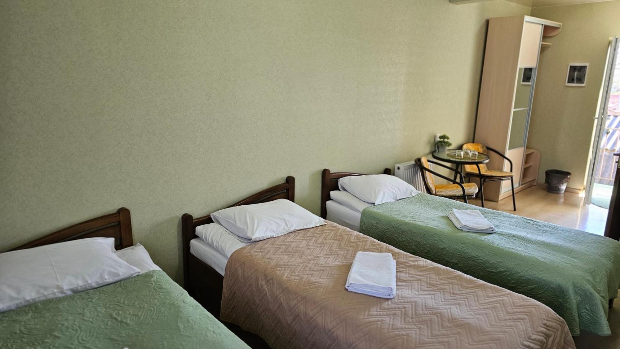Domashniy Hotel Kamianets-Podilskyi Exterior photo