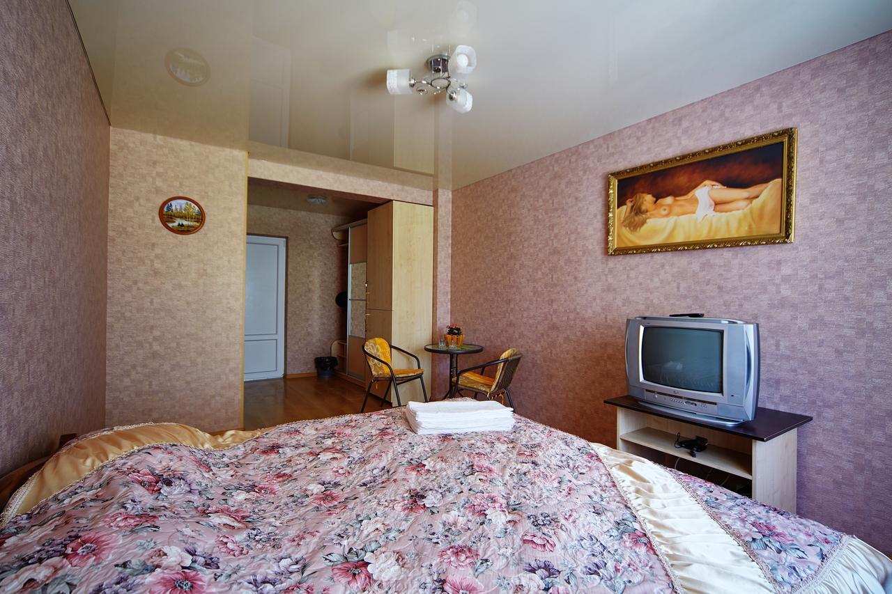 Domashniy Hotel Kamianets-Podilskyi Exterior photo