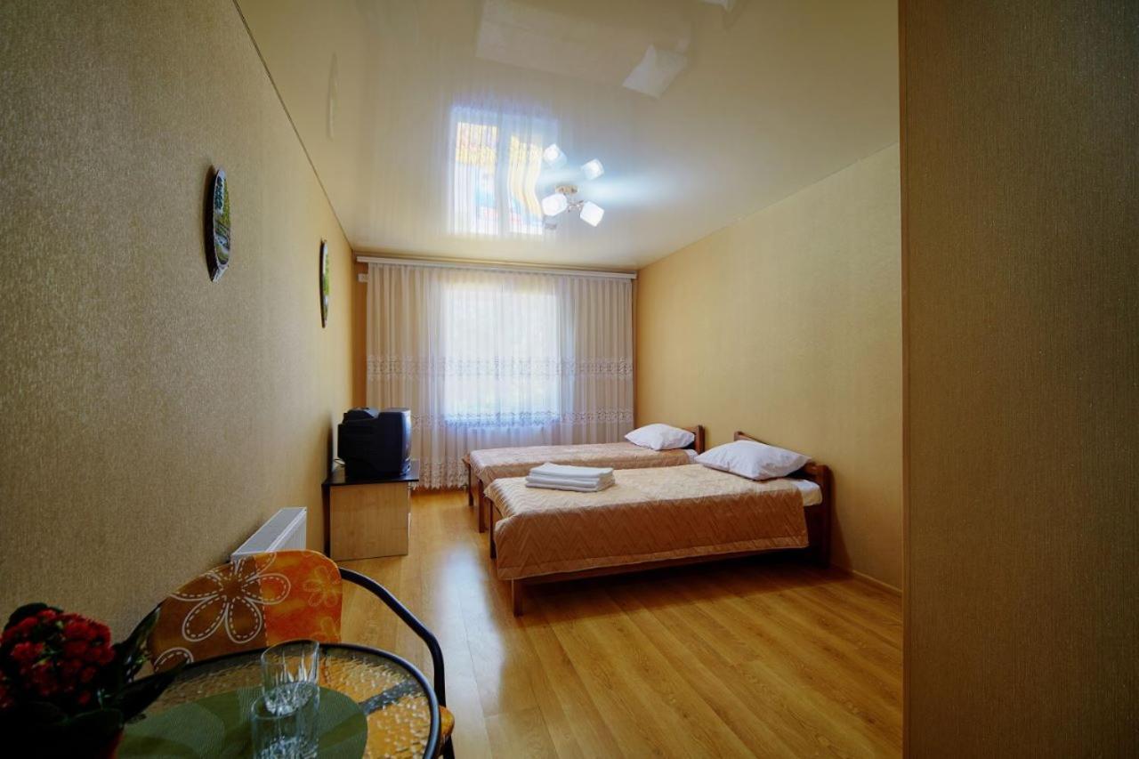 Domashniy Hotel Kamianets-Podilskyi Exterior photo